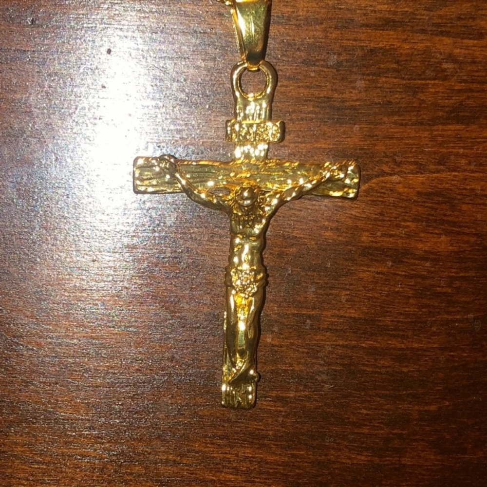 Gold cross pendant w/ chain